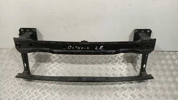 Etupuskuri Skoda Octavia IV 2019-2026 OEM image 2