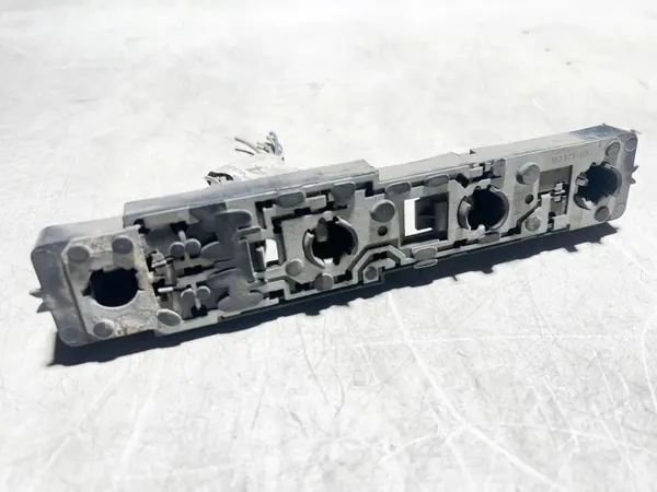 Conector farol traseiro OEM 14357500 para Opel Omega B image 2