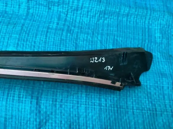 Garniture Pare-brise Mercedes W213 OEM 310126173915 Avant Droit/Gauche image 3