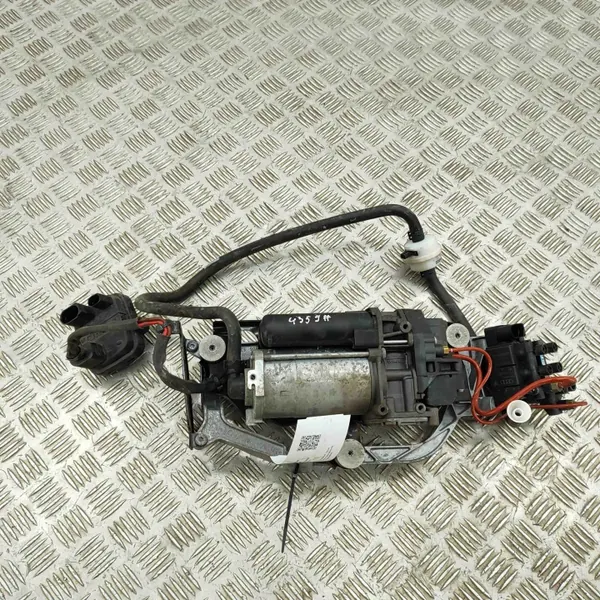 Porsche Taycan Luftfederungskompressor OEM 9J1616006D image 3