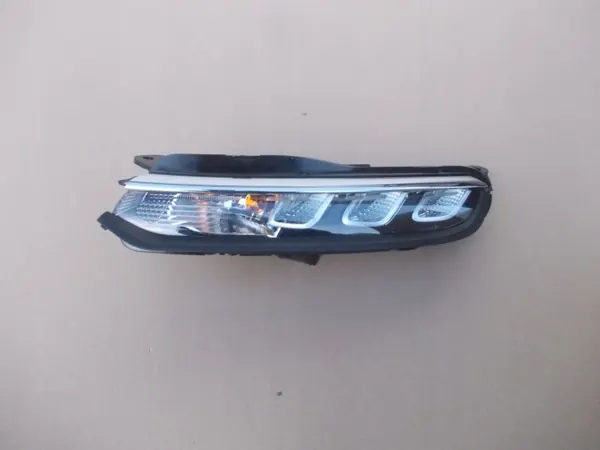Luz DRL esquerda OEM 9833480680-03 para Citroen C3 III image 2
