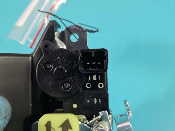 Baklucka Lås 81230F2010 Hyundai Elantra VI 15-20 image 6