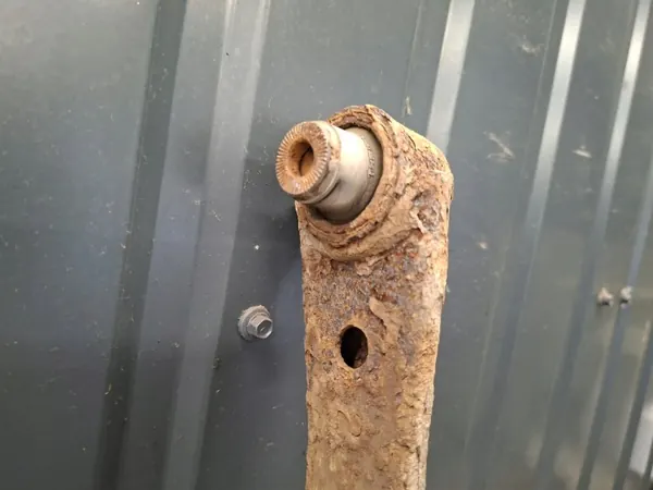 Braço de suspensão traseiro direito Toyota Avensis T25 OEM image 5