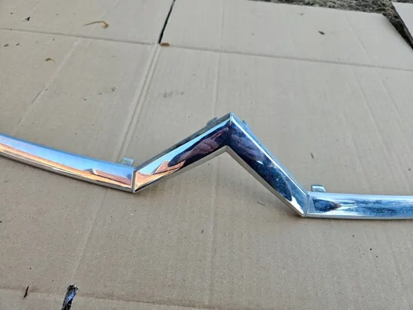 Grille chromée OEM 9654195577 pour pare-chocs avant Citroen C4 Picasso image 3
