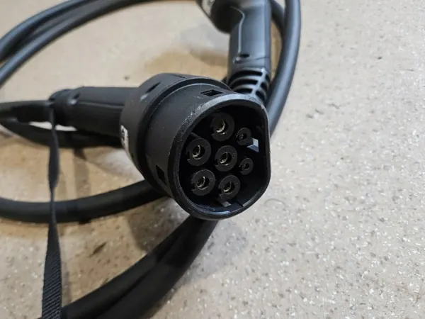 Cable de carga EV Hyundai OEM LPV18507 - Usado image 4