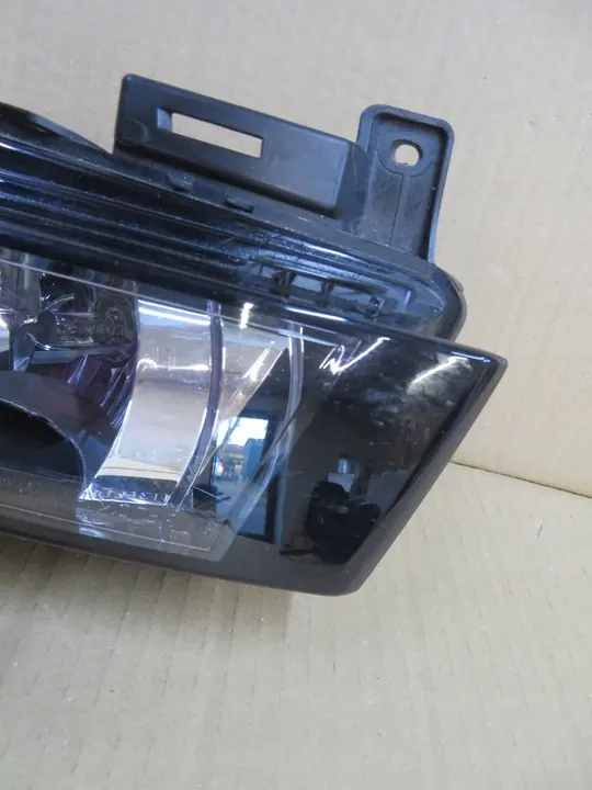 SKODA SCALA Farol de Neblina Direito Halógeno 657.941.700 image 2