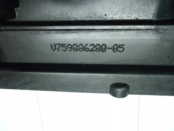 Venttiilikansi OEM V759886280 1.6 THP moottorille image 3