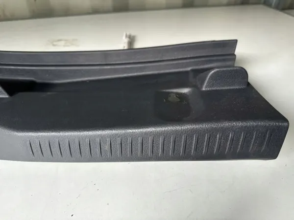 Capa cinto traseiro Toyota Auris II OEM 64716 02120 image 3