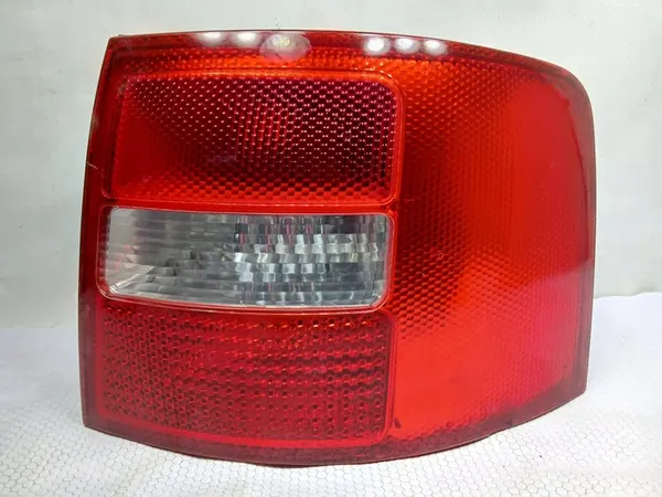 Lámpara Trasera Derecha Audi A6 C5 Avant image 3