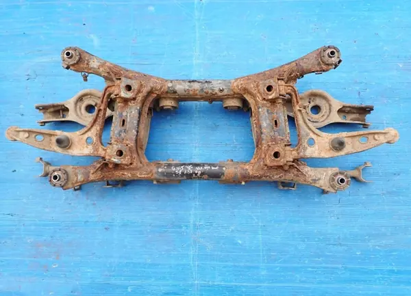 Suzuki Grand Vitara II achterbalk met armen OEM image 2