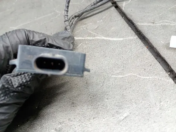 Oil Temperature Sensor Mercedes-Benz Sprinter W907 W910 A0009057814 image 3