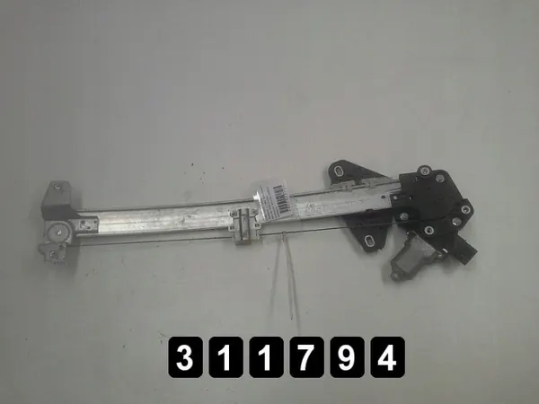 Honda OEM AM-311794 Raamregelaar - Gebruikt image 2