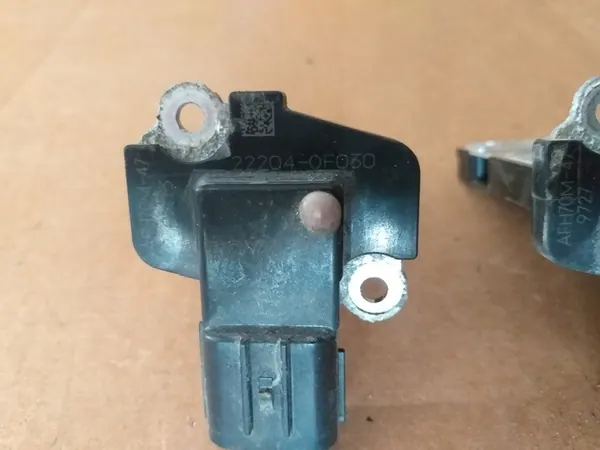 Toyota Tundra Land Cruiser Luftmassenmesser OEM image 2