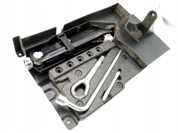 Rangement cric Mercedes Classe C W203 OEM A2038900061 image 2