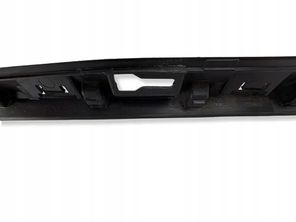 Volkswagen Golf VIII 2020 Garniture de seuil gauche image 3