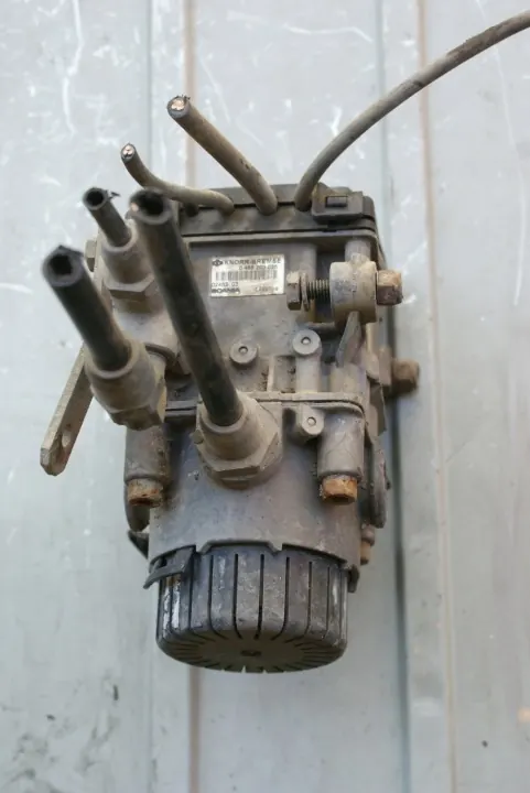 Single EBS Modulator SCANIA 124 OEM 1499799 image 2