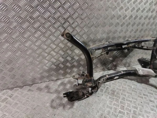 OEM 561505107 Traverse arrière pour VW Passat B8 USA image 3