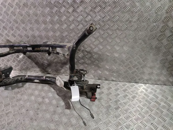 OEM 561505107 Traverse arrière pour VW Passat B8 USA image 7