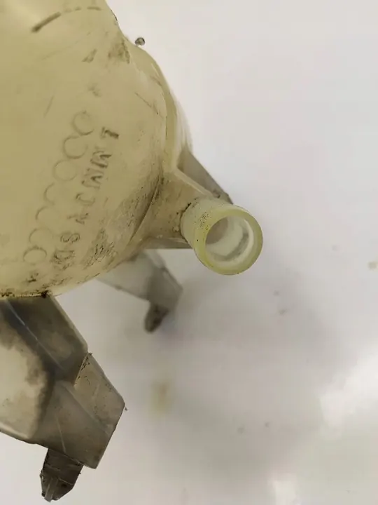 Kühlmittel-Ausgleichsbehälter Renault Trafic III (X82) 2015 OEM 217101893R image 4