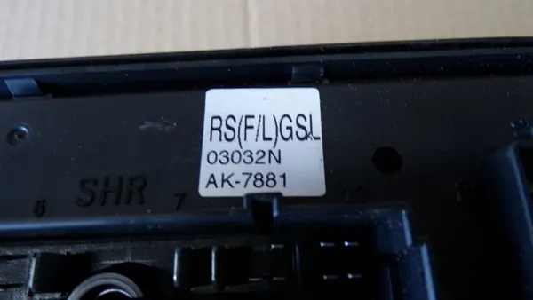 KIA CARENS II zekeringkast OEM - Gebruikte staat image 6