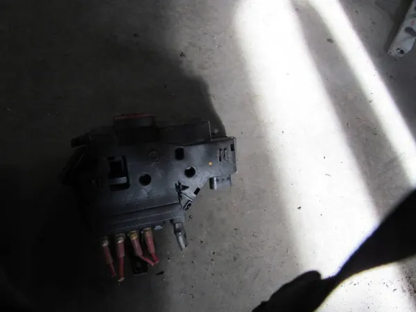 Pluspolsklemma OEM HWP6260 för Mercedes-Benz image 3