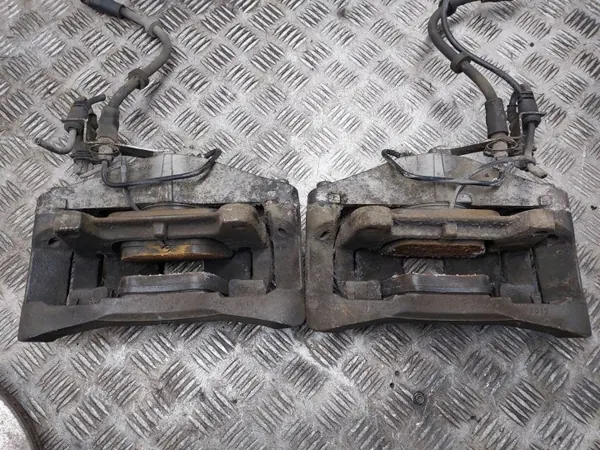Framhjulsbromsskivor + Belägg + Bromsok OEM Audi A6 C6 image 6