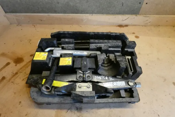 Renault OE 995016340R Support Roue de Secours image 2
