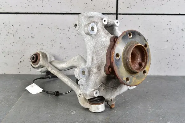 BMW 1 F20 F21 2 F22 F23 Mozzo Anteriore Destro RWD image 2