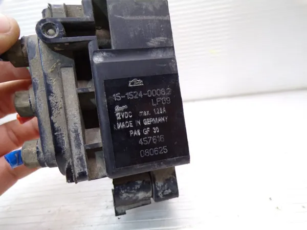 Distribuidor Válvula Suspensión Audi Q7 4L OEM image 5