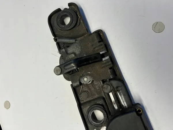 Audi A6 C6 Lift Baklås 4F9827383F image 3