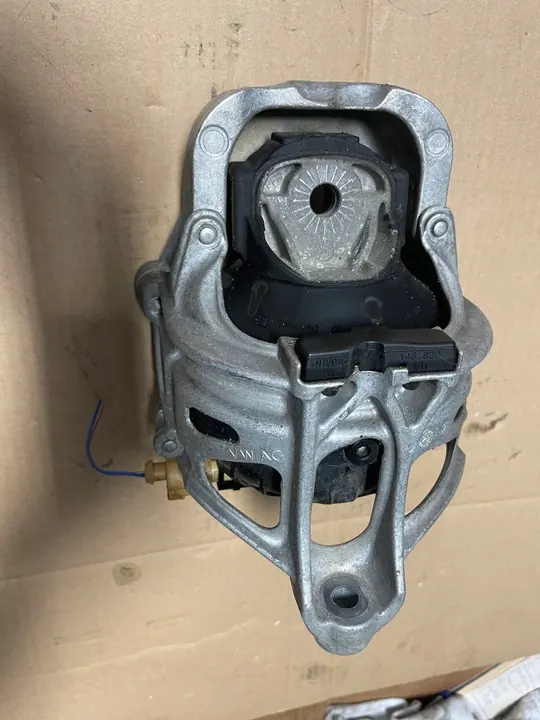 Moottorin Kiinnike Oikea Audi S4 B9 3.0TFSI 4M0199372FG image 2