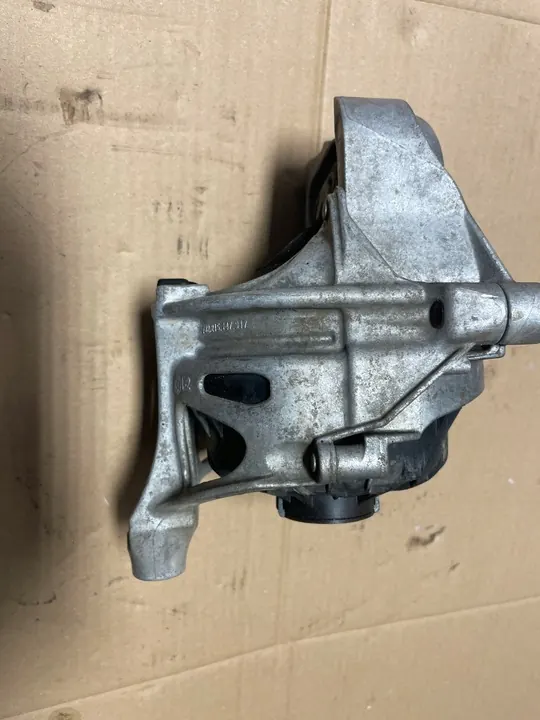 Moottorin Kiinnike Oikea Audi S4 B9 3.0TFSI 4M0199372FG image 4