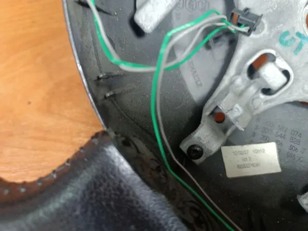 Volante de Couro OEM 8200276081 com Controlo de Cruzeiro image 6
