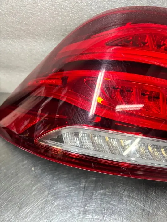 Mercedes W166 GLE - Lámpara LED Trasera Izquierda - A1669065501 image 4