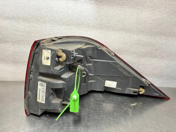 Mercedes W166 GLE - Lámpara LED Trasera Izquierda - A1669065501 image 8