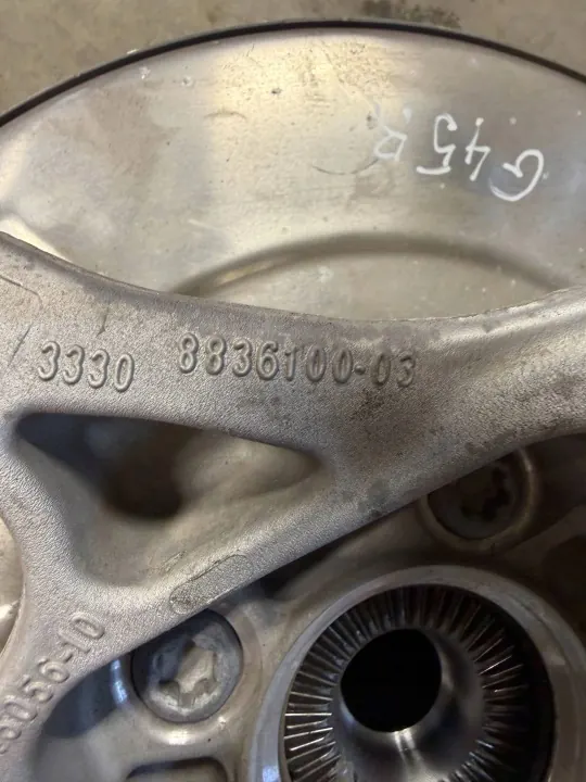 Moyeu Roue Arrière BMW OEM 8836100 - État Utilisé image 3