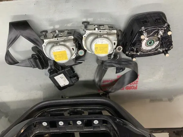 Console Airbag Ford Fiesta MK8 OEM - Conducteur/Passager image 7