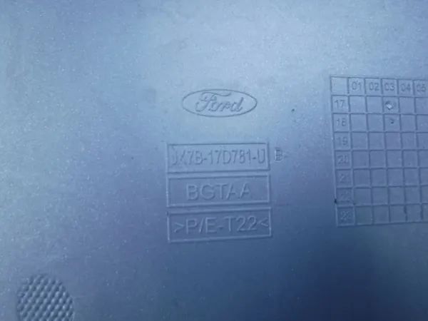 Ford OE JX7B-17D781-UB Couvre-Pare-Chocs Arrière Occasion image 5