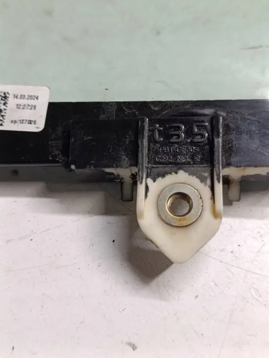Toyota Yaris IV Frontlinke Türscheibe OEM 681020D060S3 image 4
