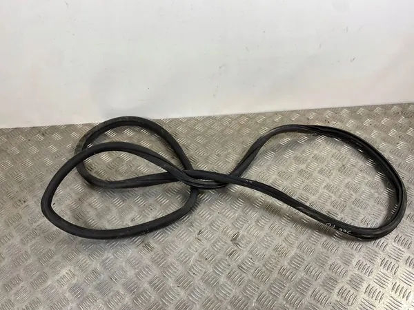 Vedação da porta dianteira Jeep Grand Cherokee 2022 OEM FOB54266 image 1