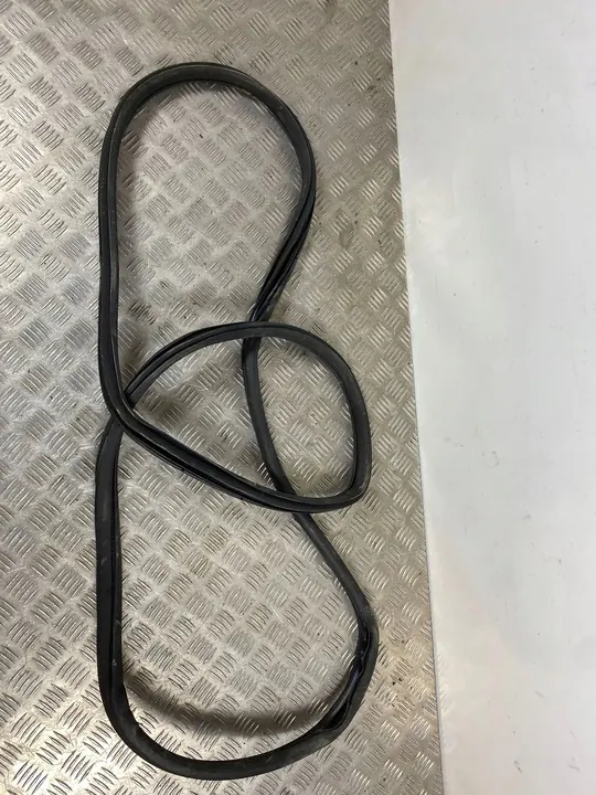 Vedação da porta dianteira Jeep Grand Cherokee 2022 OEM FOB54266 image 2