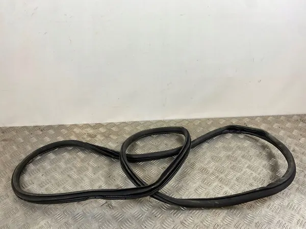 Vedação da porta dianteira Jeep Grand Cherokee 2022 OEM FOB54266 image 3