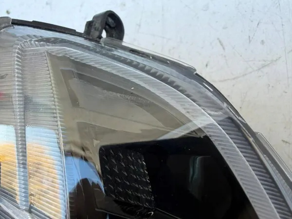 Hyundai I20 III Rechte Front Halogen LED DRL OEM 92208-Q0450 image 3