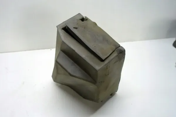 Mercedes W140 Pumpenabdeckung OEM 1408000235 image 2