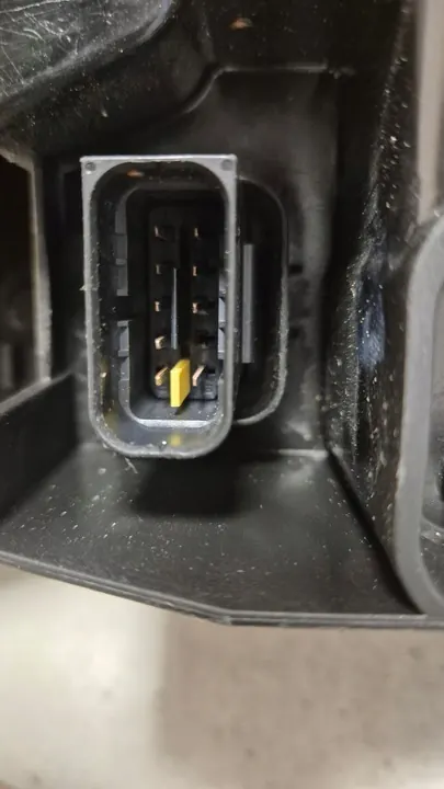 CITROEN C4 GRAND PICASSO FARO IZQUIERDO XENON image 3