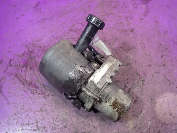 Pompe de direction OEM 9682527780 pour Peugeot 407 image 2