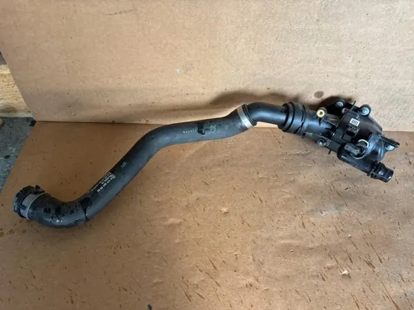 Mercedes Thermostatbehuizing OEM A2822036500 - Gebruikt image 2