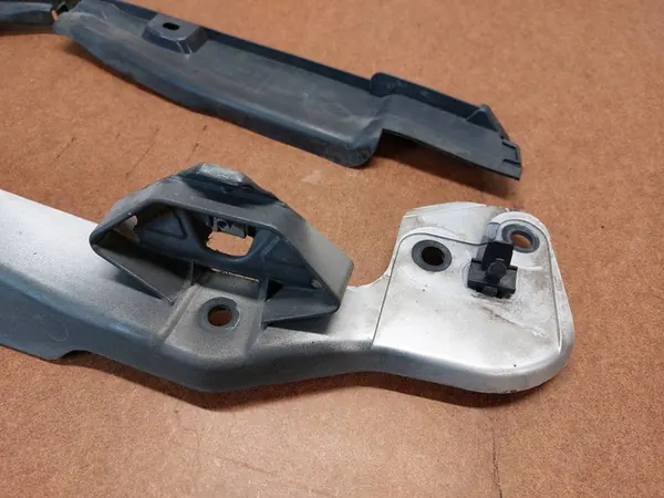 RENAULT LAGUNA III Höger Skärm Fäste 901260001R image 3