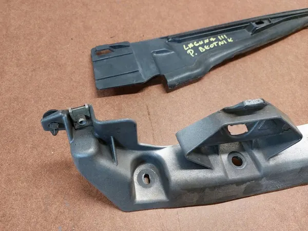 RENAULT LAGUNA III Höger Skärm Fäste 901260001R image 4