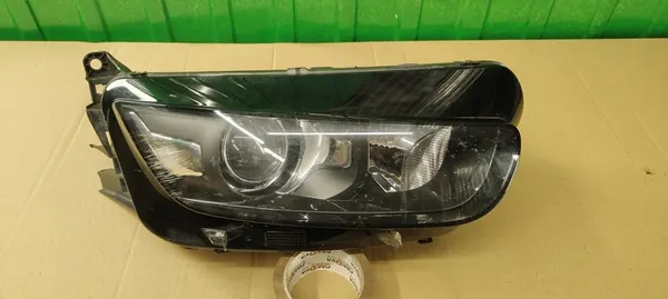 Faros Derecho Citroen C4 Picasso II 9677217480-02 image 2